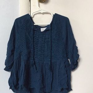 A short sleeve shirt